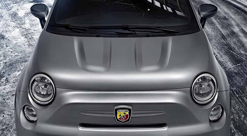 Anteriore - dettaglio cofano Abarth grigio Campovolo